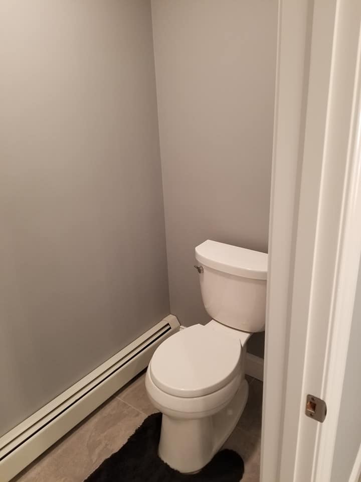 Isolated toilet installation